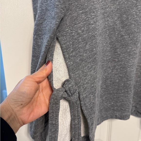 Love sweatshirt - Picture 2 of 4